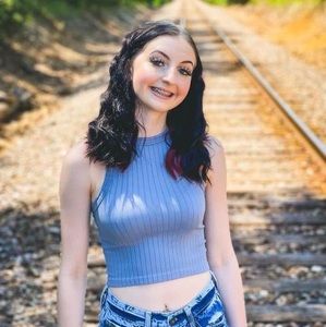 Meet your Posher, Ava